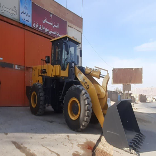 شهرداری درق تجهیزات خود را با خرید یک دستگاه لودر توسعه داد